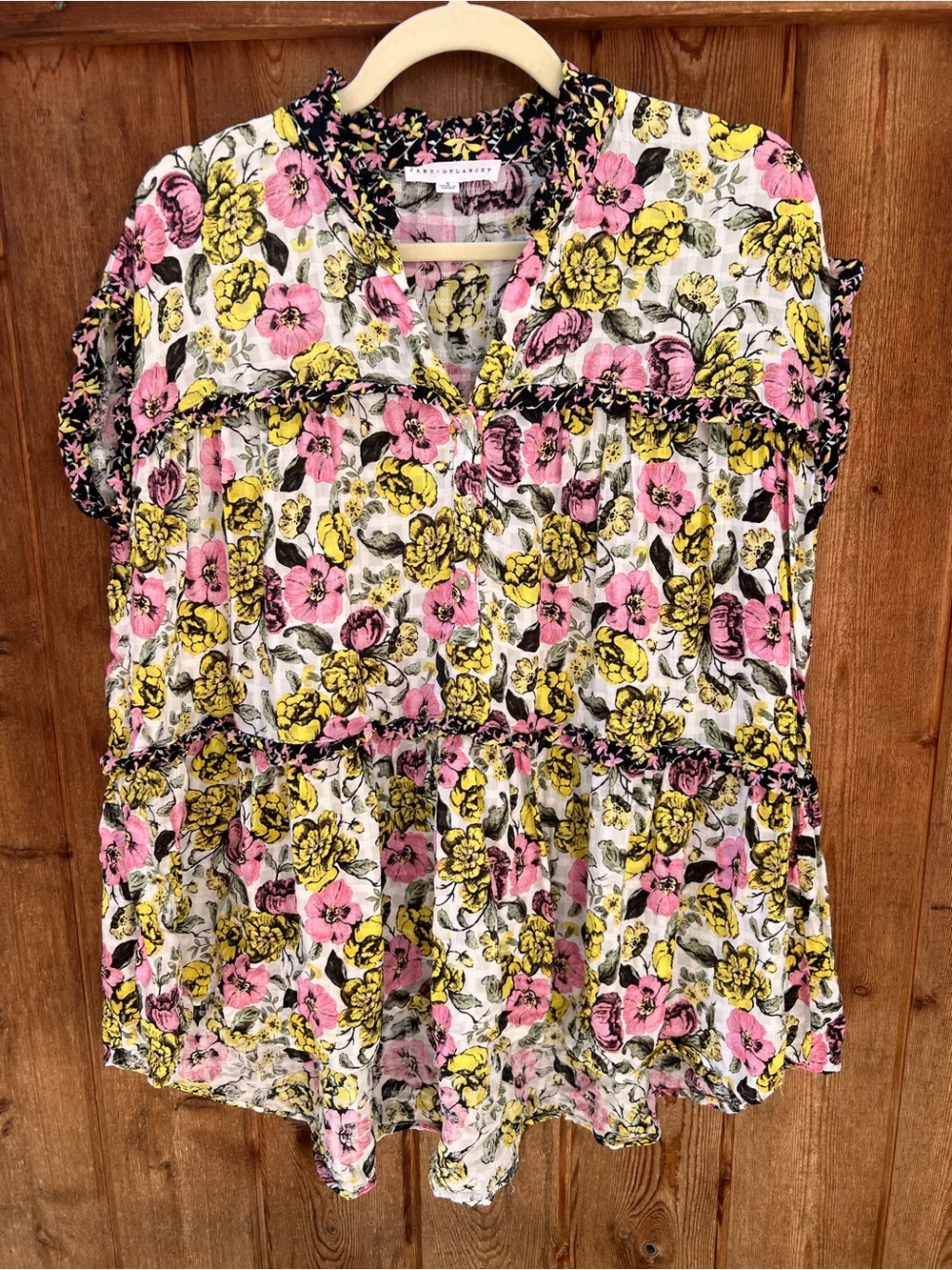 Jane + Delancey Oversized Floral Tiered Short Sleeve V-Neck Top Size S